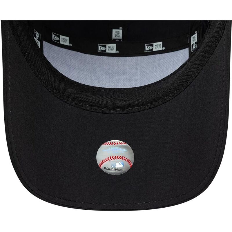 lippikset-kaareva-rekka-musta-snapback-runner-tech-midi-new-york-yankees-mlb-new-era