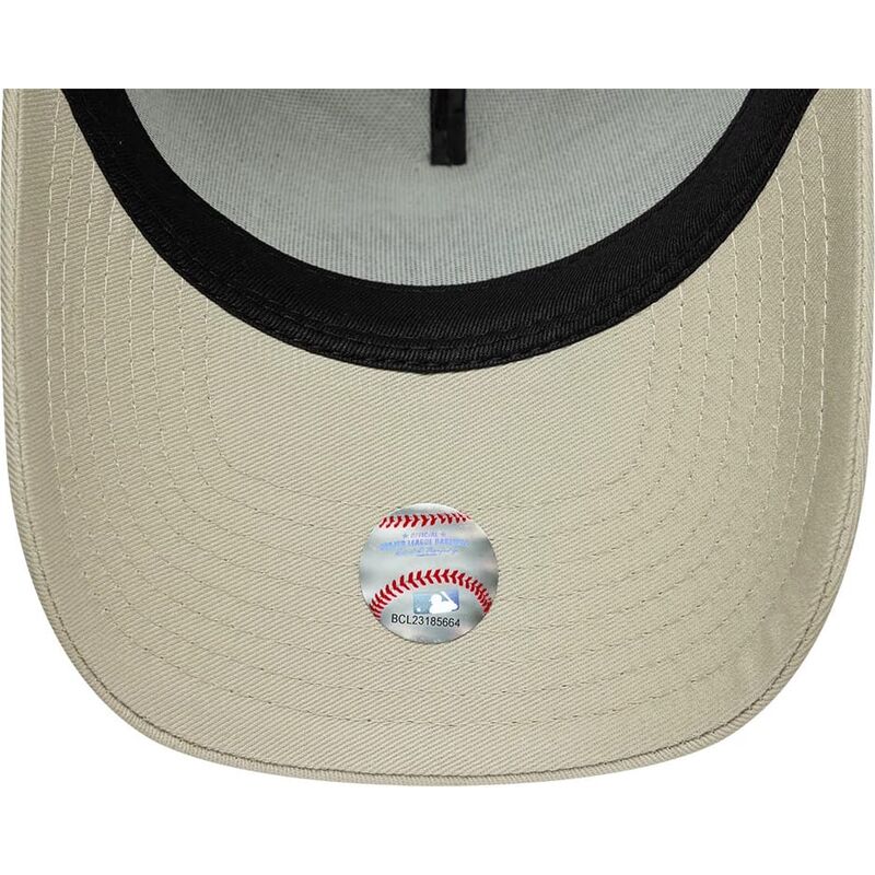 lippikset-kaareva-beige-snapback-e-frame-league-essential-new-york-yankees-mlb-new-era