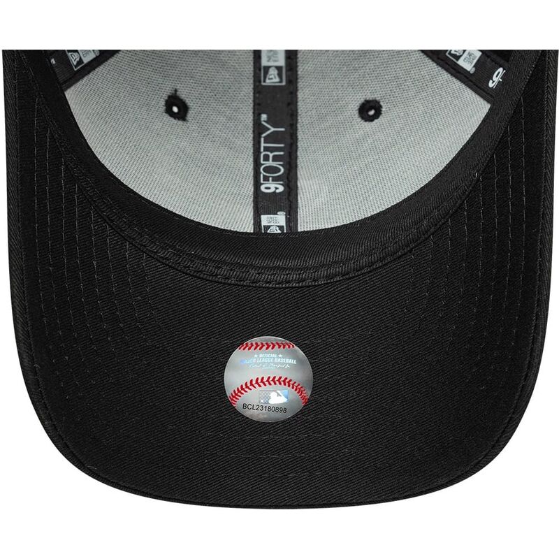 lippikset-kaareva-musta-snapback-9forty-m-crown-side-script-chicago-white-sox-mlb-new-era