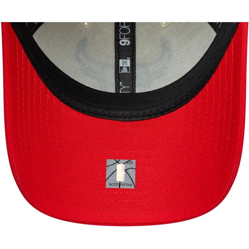 lippikset-kaareva-beige-saadettava-nauha-9forty-colour-block-chicago-bulls-nba-new-era
