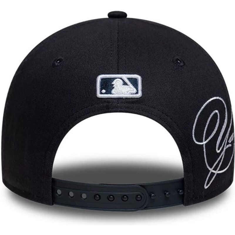lippikset-kaareva-laivastonsininen-snapback-9forty-m-crown-side-script-new-york-yankees-mlb-new-era