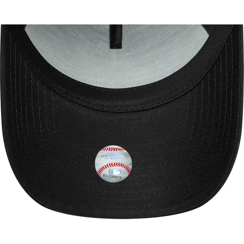lippikset-kaareva-musta-snapback-dorado-e-frame-metallic-outline-new-york-yankees-mlb-new-era