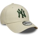 lippikset-kaareva-beige-saadettava-nauha-9forty-league-essential-new-york-yankees-mlb-new-era