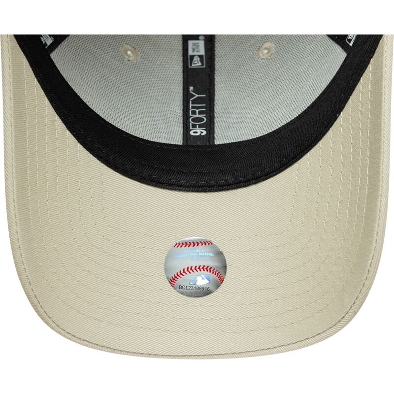 lippikset-kaareva-beige-saadettava-nauha-9forty-league-essential-new-york-yankees-mlb-new-era