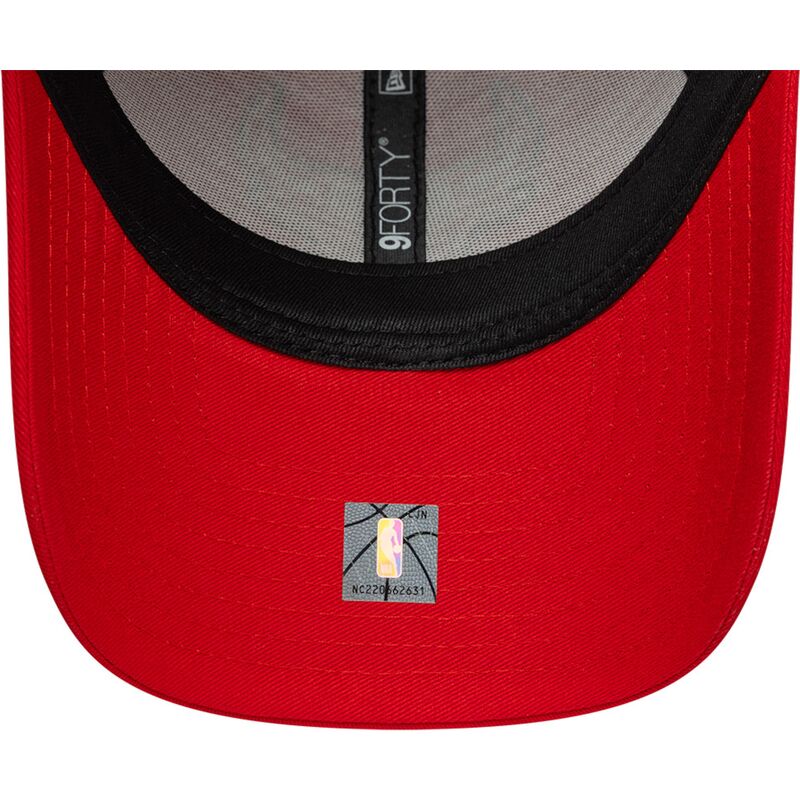 lippikset-kaareva-punainen-saadettava-nauha-9forty-outline-chicago-bulls-nba-new-era lippikset-kaareva-punainen-saadettava-nauha-9forty-outline-chicago-bulls-nba-new-era