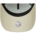 lippikset-kaareva-beige-snapback-dorado-e-frame-metallic-outline-new-york-yankees-mlb-new-era