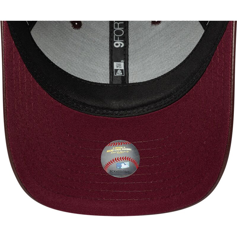 lippikset-kaareva-ruskea-snapback-9forty-m-crown-pu-diamante-new-york-yankees-mlb-new-era