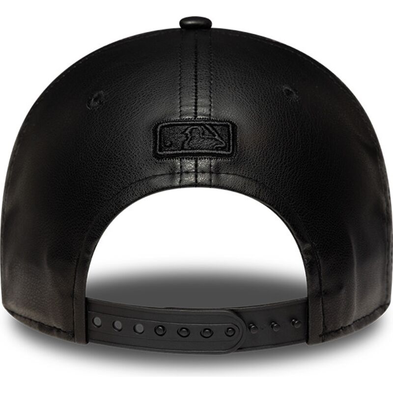lippikset-kaareva-musta-snapback-9forty-m-crown-pu-diamante-new-york-yankees-mlb-new-era