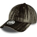 lippikset-kaareva-vihrea-saadettava-nauha-9twenty-velour-new-york-yankees-mlb-new-era