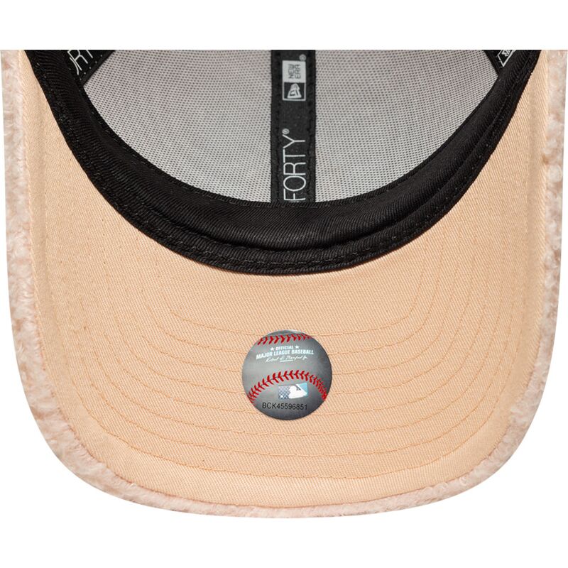 lippikset-kaareva-vaaleanpunainen-snapback-lapsille-rosa-9forty-m-crown-winter-borg-new-york-yankees-mlb-new-era