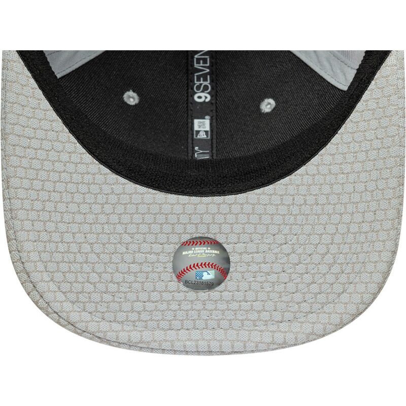 lippikset-kaareva-harmaa-snapback-9seventy-stretch-snap-mesh-flawless-new-york-yankees-mlb-new-era