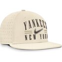 lippikset-littea-beige-istuva-dri-fit-true-structured-aero-bill-new-york-yankees-mlb-nike