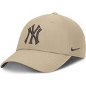 lippikset-kaareva-beige-saadettava-nauha-club-structured-uv-poly-ripstop-new-york-yankees-mlb-nike
