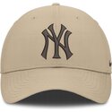 lippikset-kaareva-beige-saadettava-nauha-club-structured-uv-poly-ripstop-new-york-yankees-mlb-nike