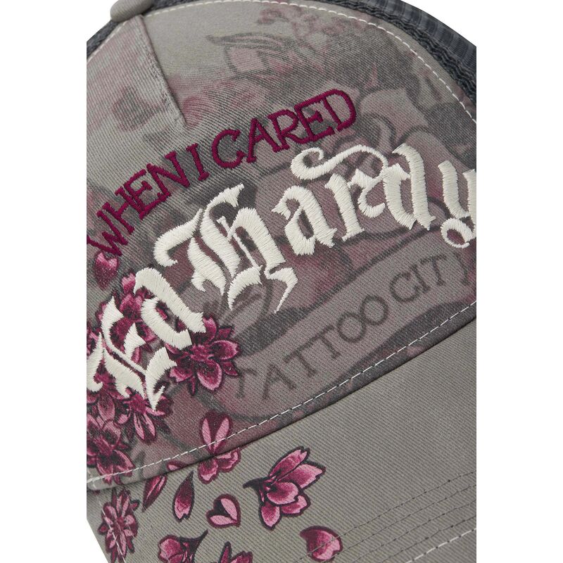 lippikset-kaareva-rekka-harmaa-snapback-floral-tattoo-city-vintage-wash-ed-hardy