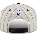 lippikset-kaareva-beige-snapback-19twenty-pinstripe-chicago-bulls-nba-new-era