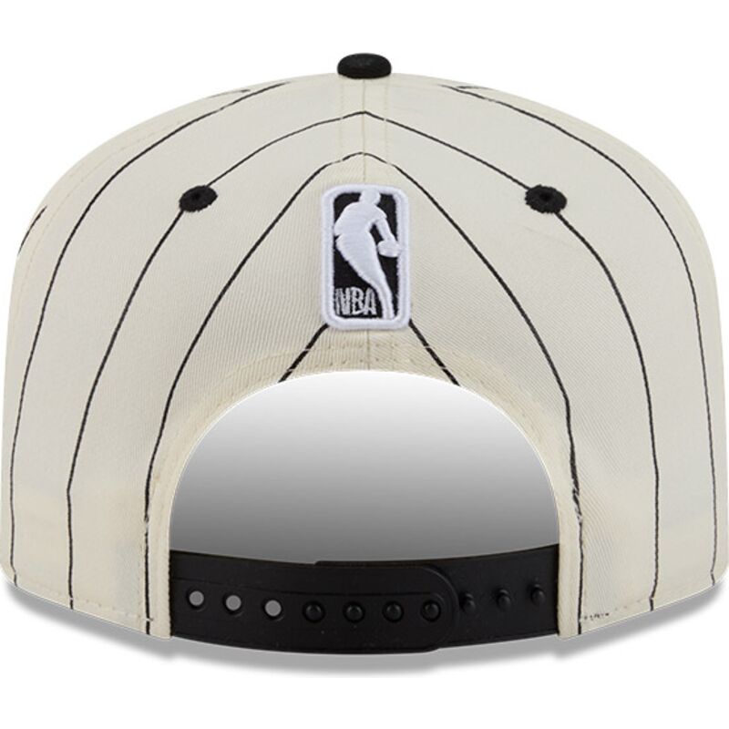 lippikset-kaareva-beige-snapback-19twenty-pinstripe-chicago-bulls-nba-new-era