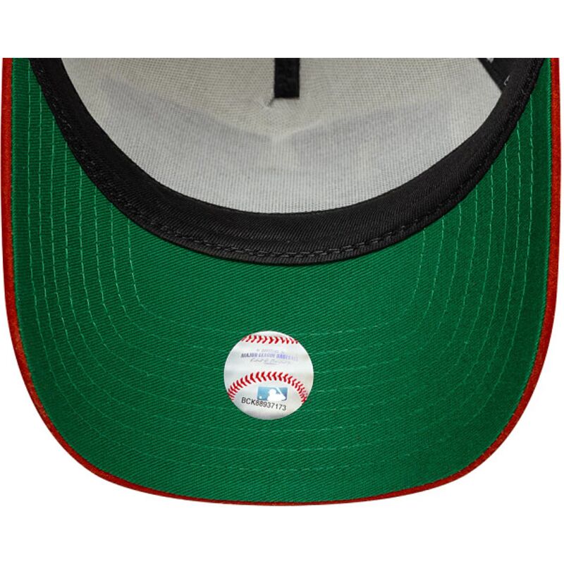 lippikset-kaareva-beige-snapback-e-frame-wordmark-suede-new-york-yankees-mlb-new-era