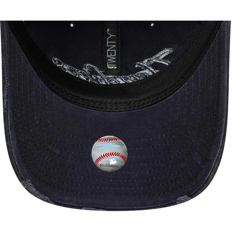 lippikset-kaareva-laivastonsininen-saadettava-nauha-9twenty-distress-wordmark-new-york-yankees-mlb-new-era