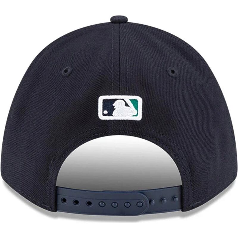lippikset-kaareva-laivastonsininen-snapback-9forty-m-crown-player-replica-seattle-mariners-mlb-new-era