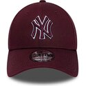 lippikset-kaareva-punainen-saadettava-nauha-9forty-team-outline-new-york-yankees-mlb-new-era