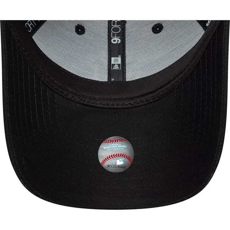 lippikset-kaareva-musta-saadettava-nauha-9forty-infill-new-york-yankees-mlb-new-era