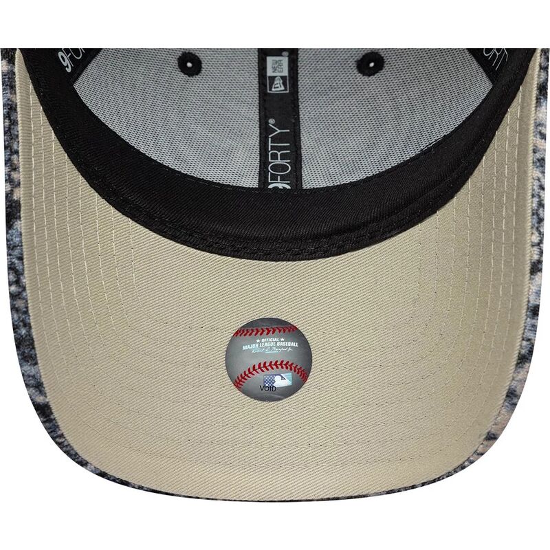lippikset-kaareva-monivarinen-saadettava-nauha-9forty-snake-print-new-york-yankees-mlb-new-era lippikset-kaareva-monivarinen-saadettava-nauha-9forty-snake-print-new-york-yankees-mlb-new-era
