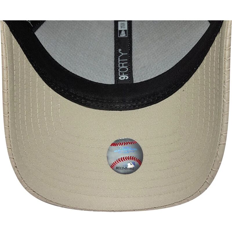 lippikset-kaareva-beige-saadettava-nauha-9forty-pu-weave-new-york-yankees-mlb-new-era