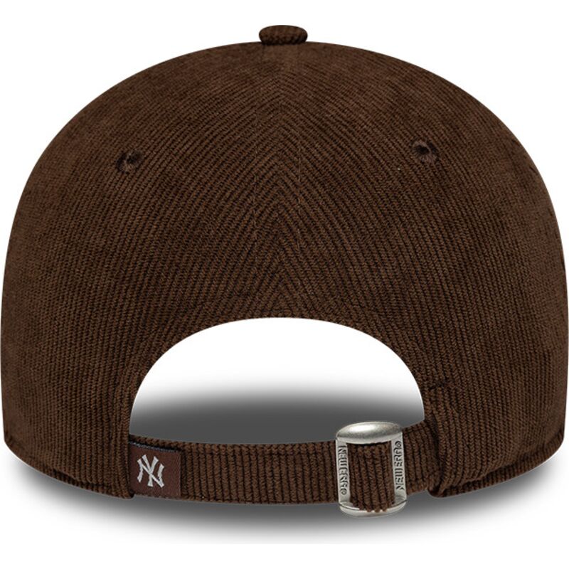 lippikset-kaareva-ruskea-saadettava-nauha-9twenty-cord-script-new-york-yankees-mlb-new-era