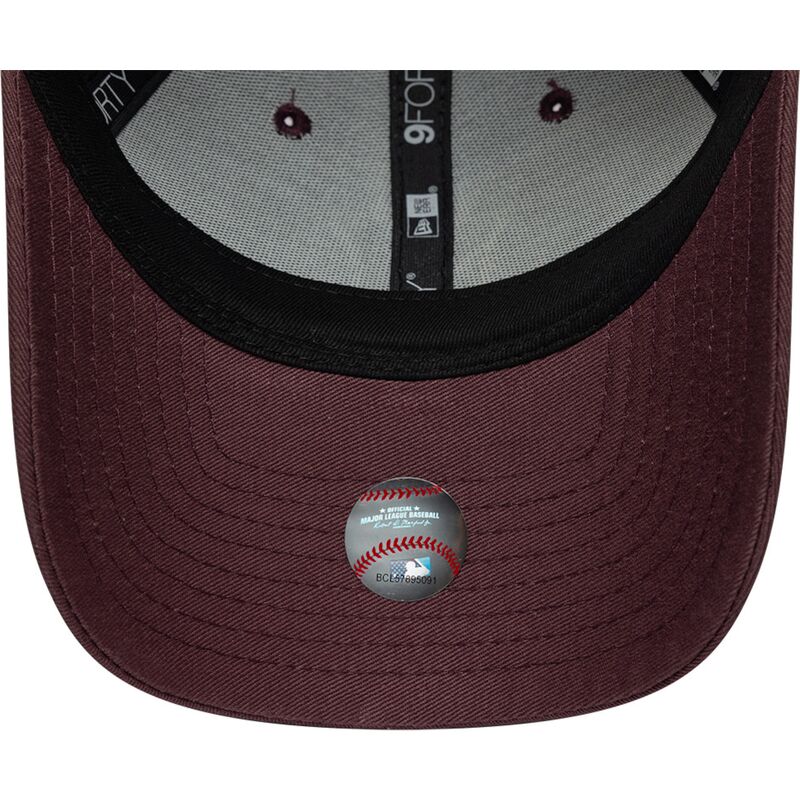 lippikset-kaareva-punainen-saadettava-nauha-9forty-league-essential-new-york-yankees-mlb-new-era