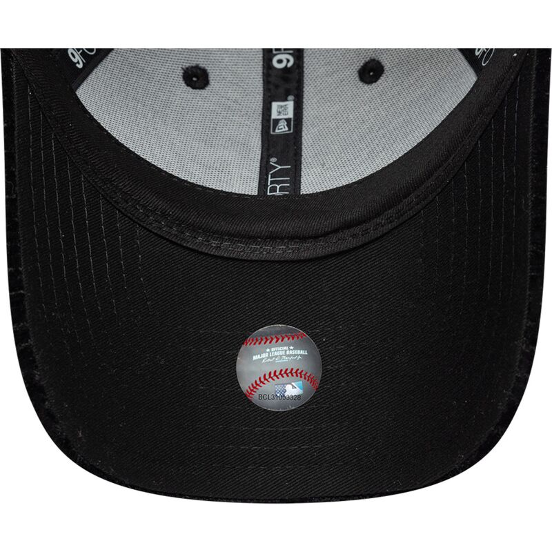 lippikset-kaareva-musta-saadettava-nauha-9forty-velour-new-york-yankees-mlb-new-era