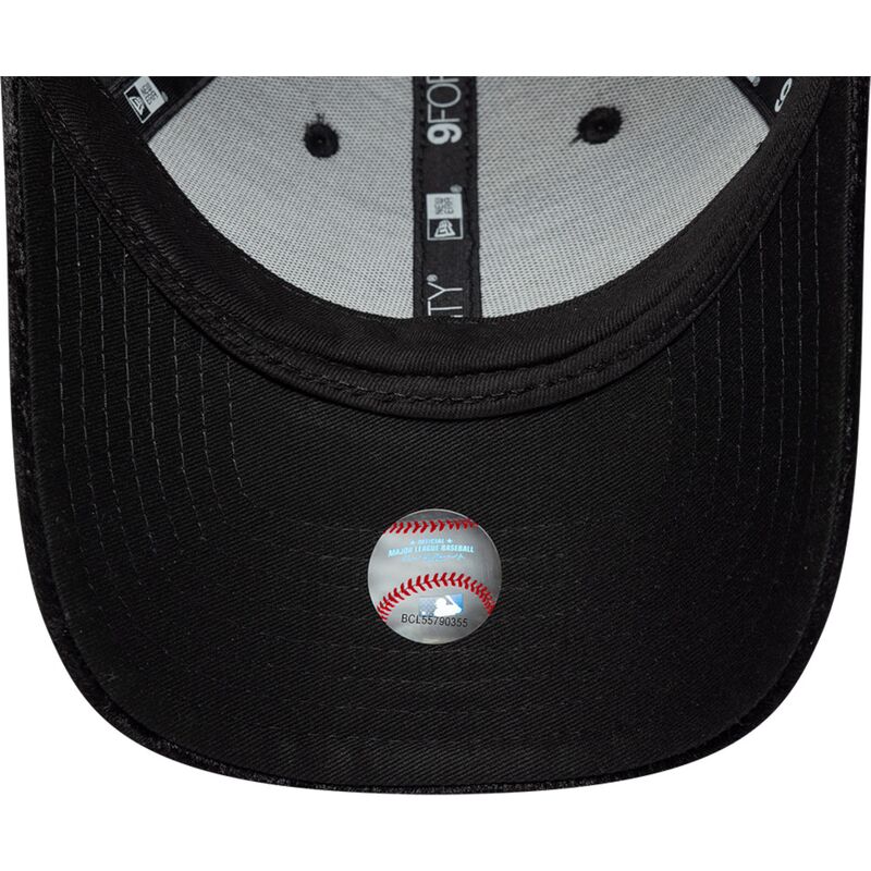 lippikset-kaareva-musta-saadettava-nauha-9forty-pattern-velour-new-york-yankees-mlb-new-era