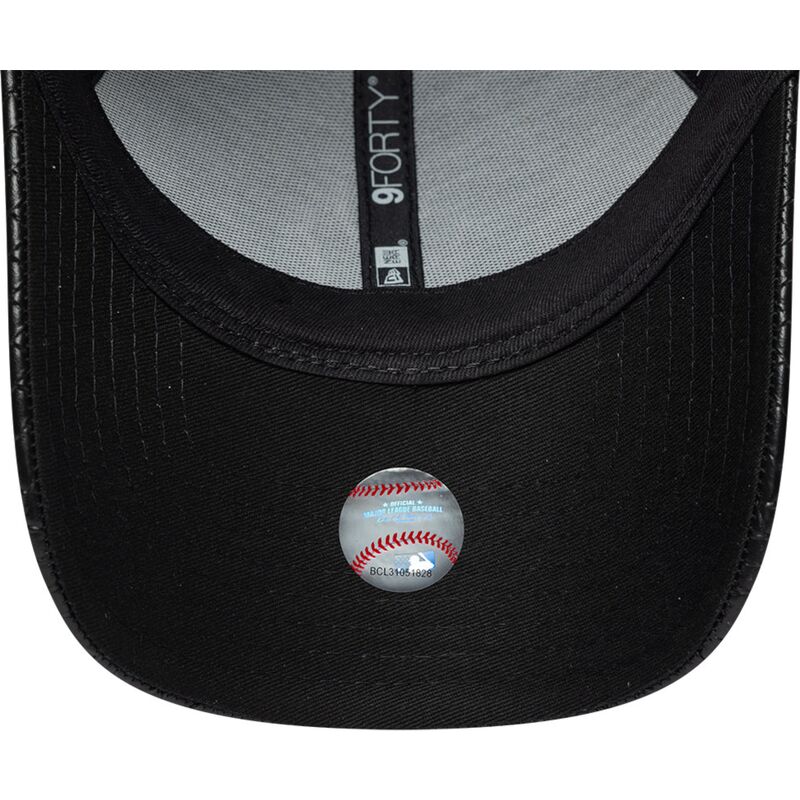 lippikset-kaareva-musta-snapback-9forty-pu-weave-new-york-yankees-mlb-new-era