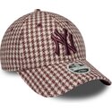 lippikset-kaareva-punainen-saadettava-nauha-9forty-m-crown-houndstooth-new-york-yankees-mlb-new-era