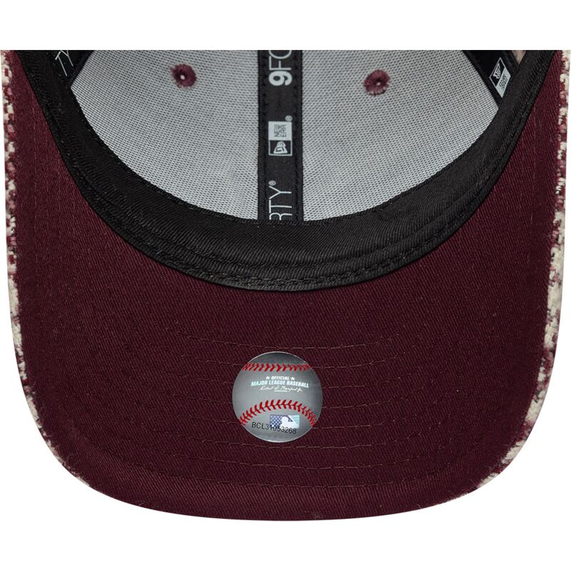 lippikset-kaareva-punainen-saadettava-nauha-9forty-m-crown-houndstooth-new-york-yankees-mlb-new-era