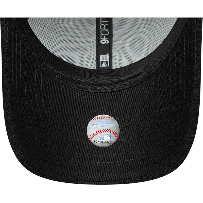 lippikset-kaareva-musta-snapback-9forty-winter-borg-new-york-yankees-mlb-new-era