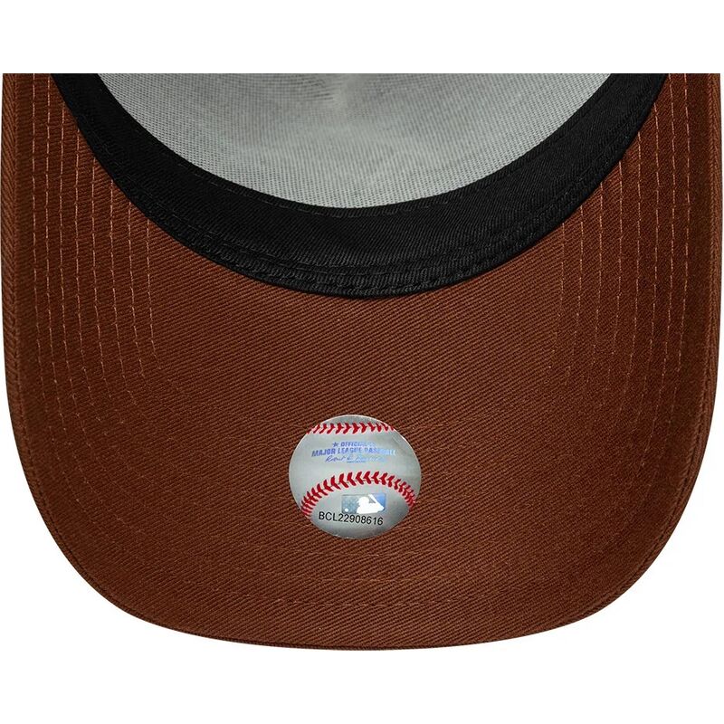 lippikset-kaareva-rekka-ruskea-snapback-e-frame-outline-new-york-yankees-mlb-new-era