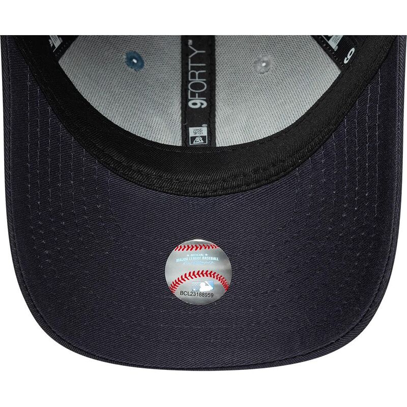 lippikset-kaareva-monivarinen-saadettava-nauha-lapsille-9forty-colourblock-new-york-yankees-mlb-new-era