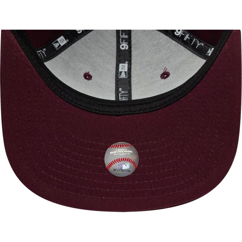 lippikset-littea-punainen-snapback-9fifty-original-fit-league-essential-new-york-yankees-mlb-new-era lippikset-littea-punainen-snapback-9fifty-original-fit-league-essential-new-york-yankees-mlb-new-era