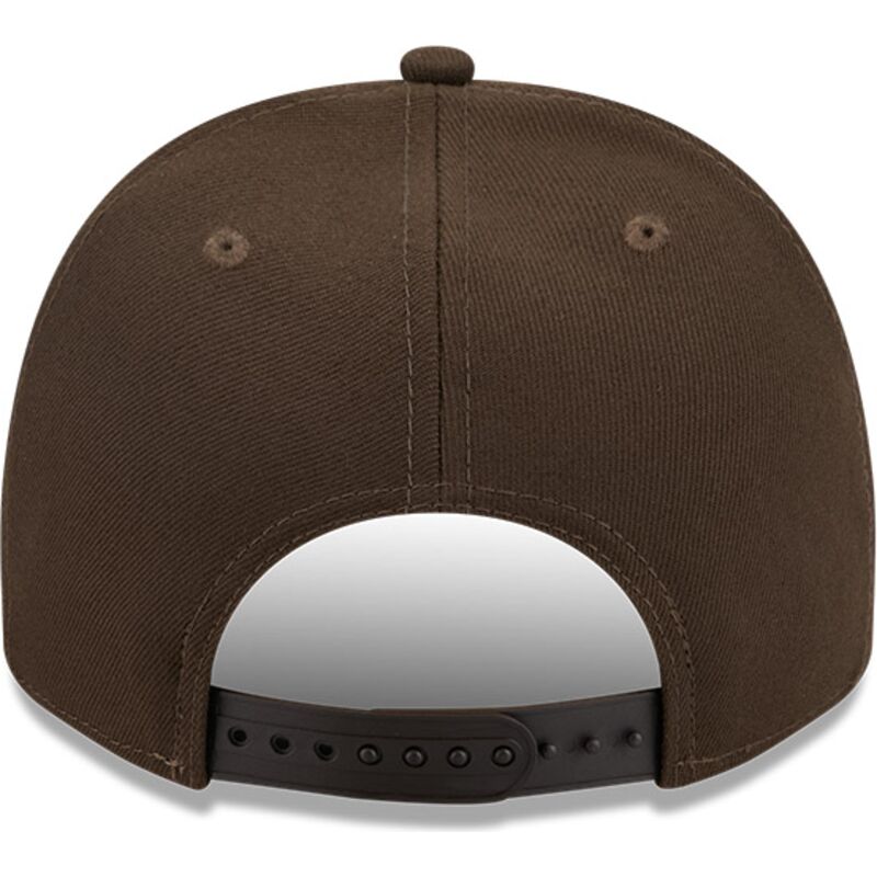 lippikset-kaareva-ruskea-snapback-9fifty-a-frame-precurved-visor-pin-atlanta-braves-mlb-new-era