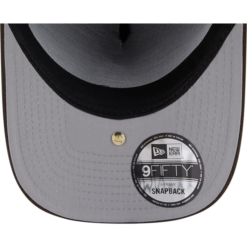 lippikset-kaareva-ruskea-snapback-9fifty-a-frame-precurved-visor-pin-atlanta-braves-mlb-new-era