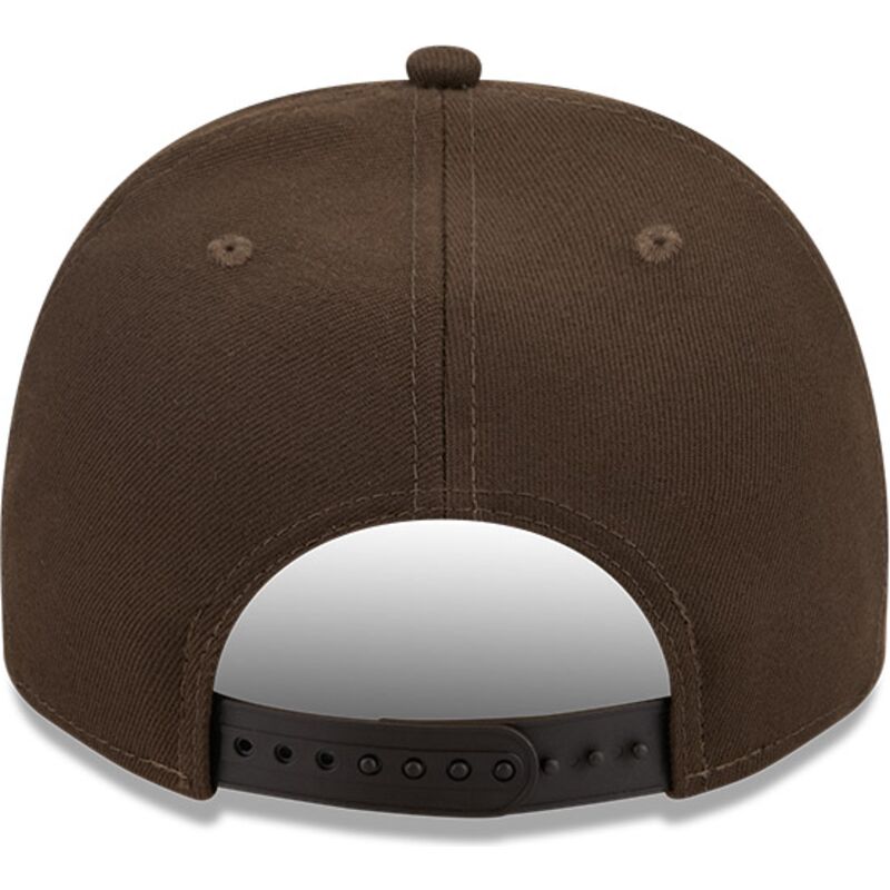 lippikset-kaareva-ruskea-snapback-9fifty-a-frame-precurved-visor-pin-new-york-yankees-mlb-new-era lippikset-kaareva-ruskea-snapback-9fifty-a-frame-precurved-visor-pin-new-york-yankees-mlb-new-era