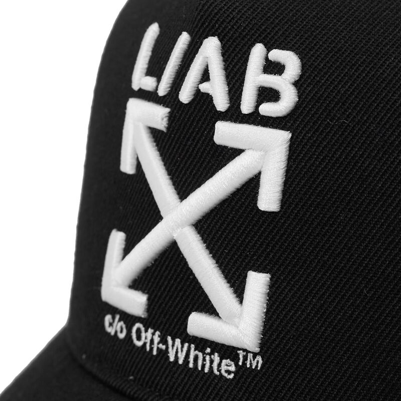 lippikset-kaareva-musta-saadettava-nauha-clamp-arrows-twill-l-ab-c-o-off-white