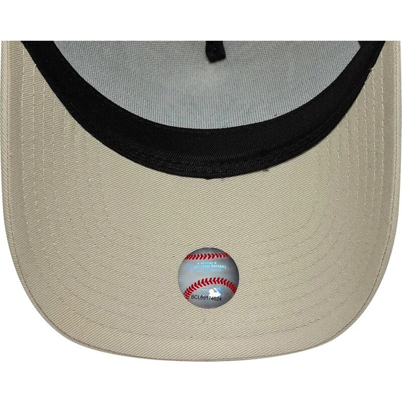 lippikset-kaareva-rekka-beige-snapback-a-frame-league-essential-new-york-yankees-mlb-new-era