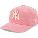 lippikset-kaareva-vaaleanpunainen-saadettava-nauha-19twenty-precurved-corduroy-pastel-new-york-yankees-mlb-new-era